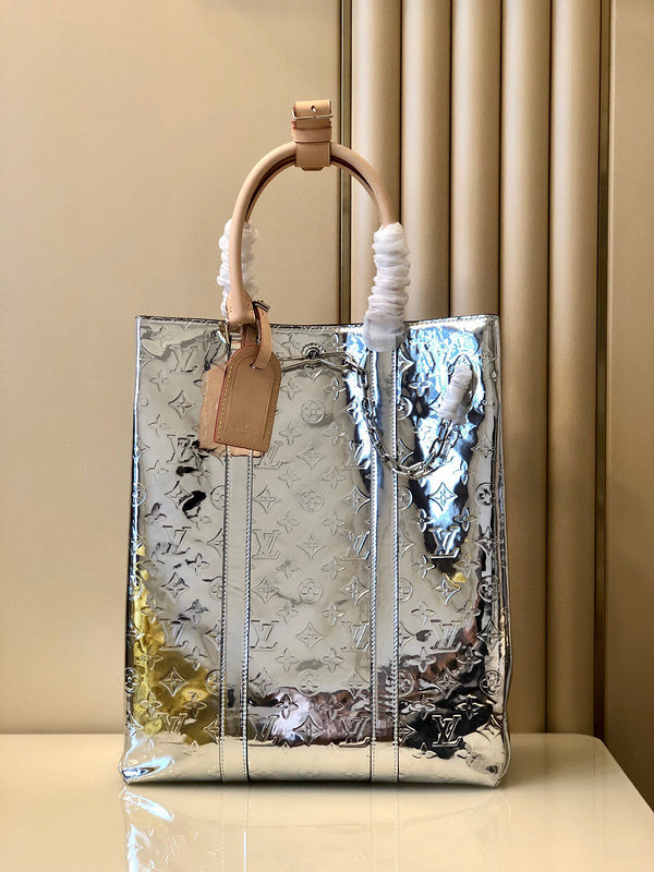 MC-LV-Bags-4751