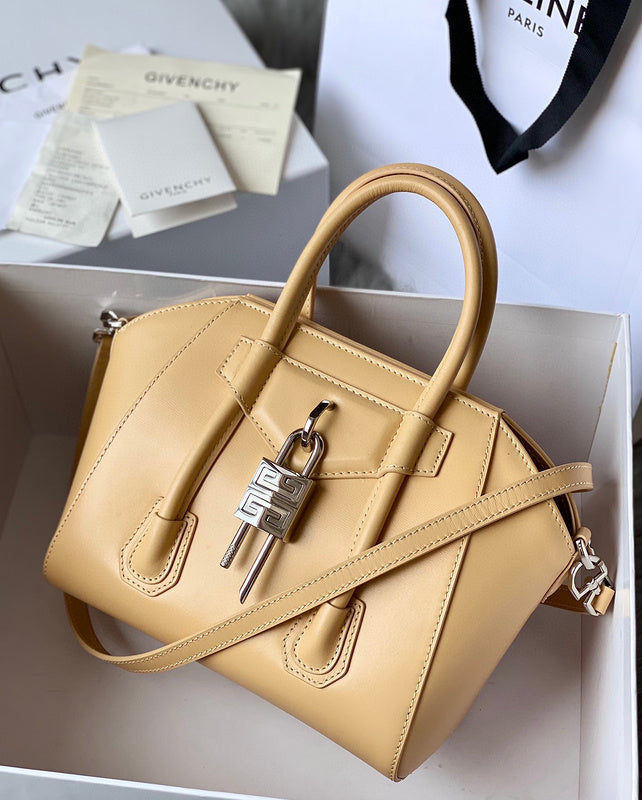 MC-GIVENCHY-637