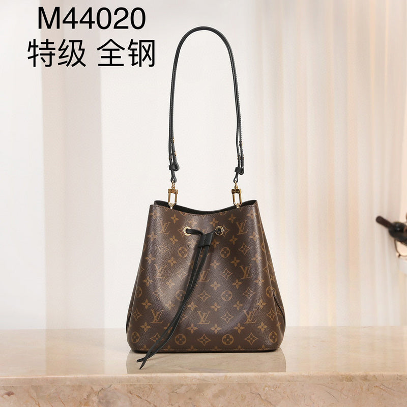 MC-LV-Bags-4797
