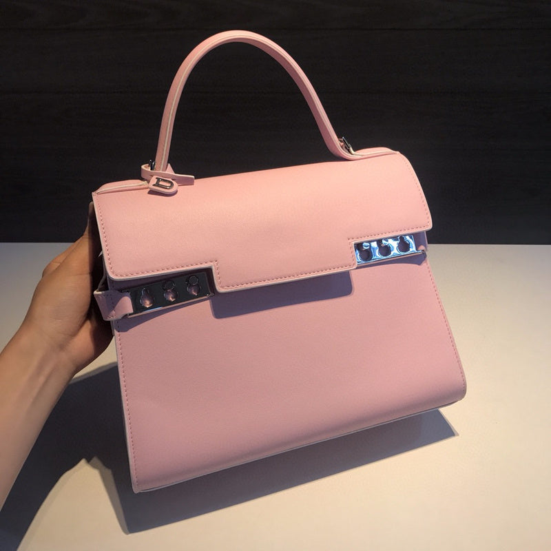 MC-Delvaux-042