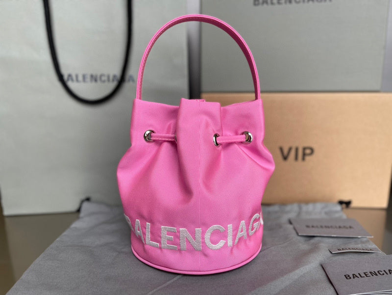 MC-Balenciaga-1894