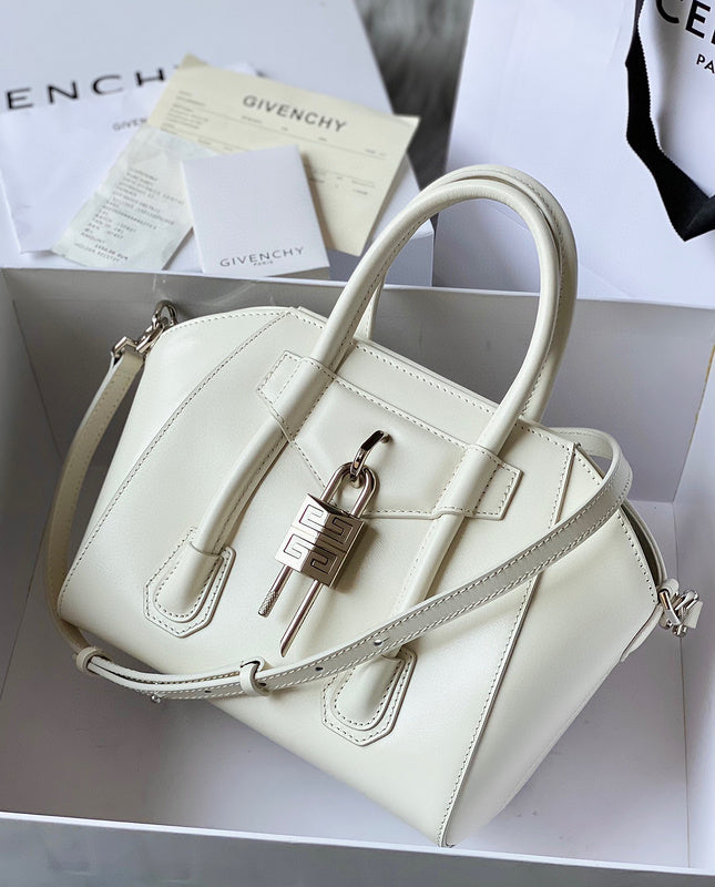 MC-GIVENCHY-640