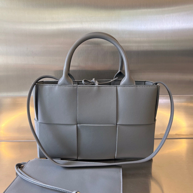 MC-Bottega Veneta-2490