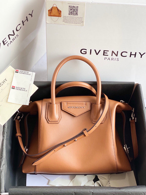 MC-GIVENCHY-641