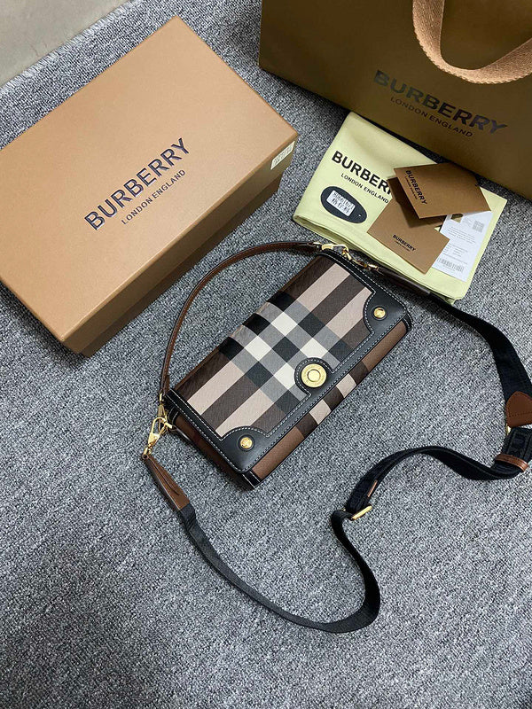 MC-Burberry-671
