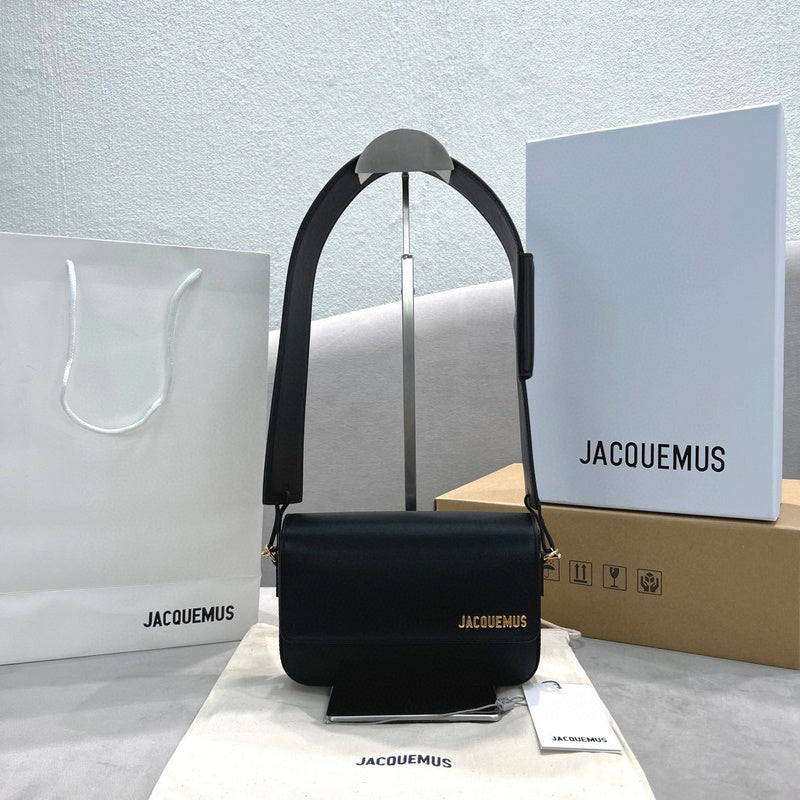 MC-JACQUEMUS-355