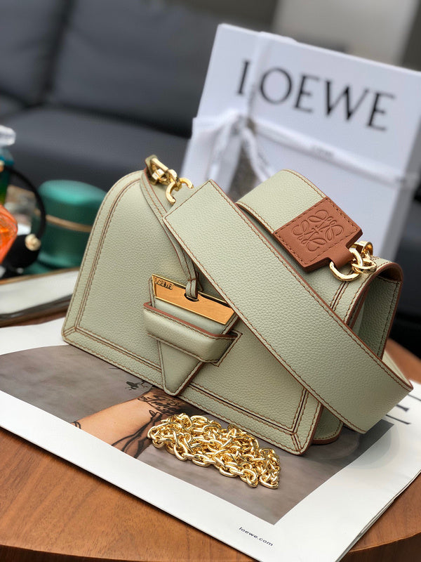 MC-Loewe-1260