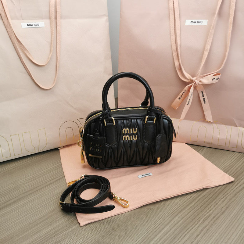 MC-Miu Miu-527