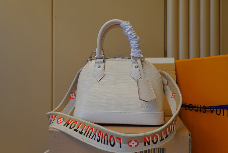 MC-LV-Bags-4907