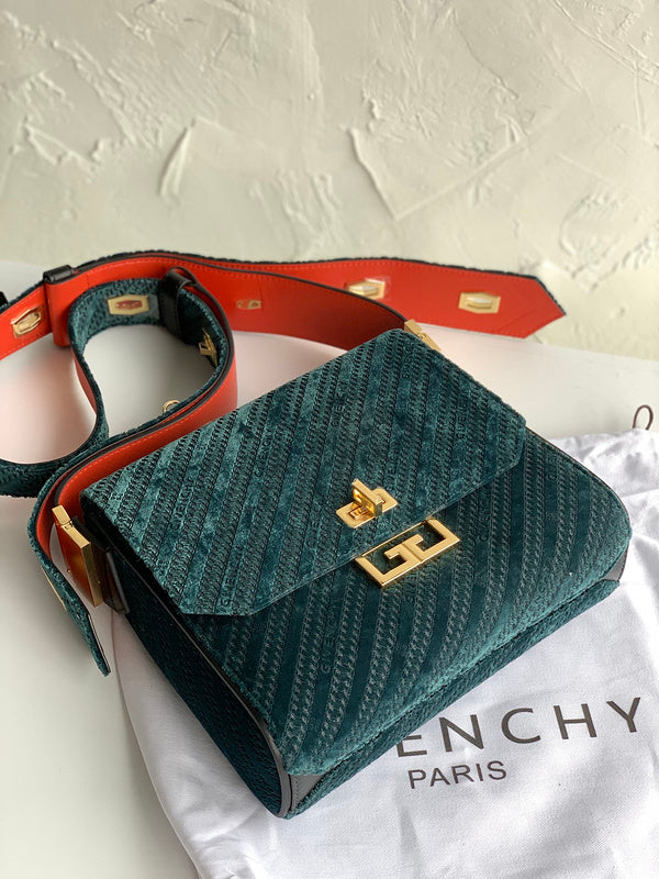 MC-GIVENCHY-654