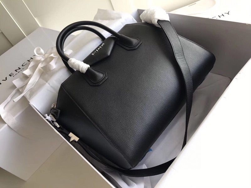 MC-GIVENCHY-656