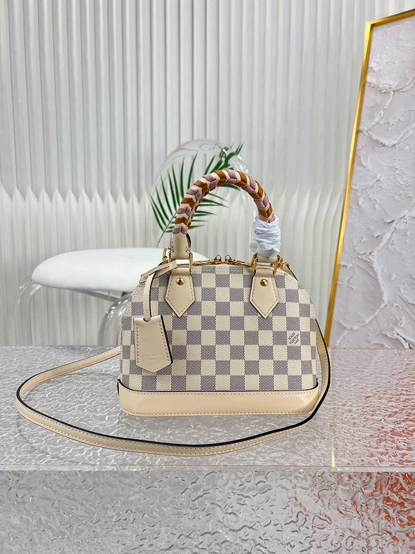 MC-LV-Bags-4934