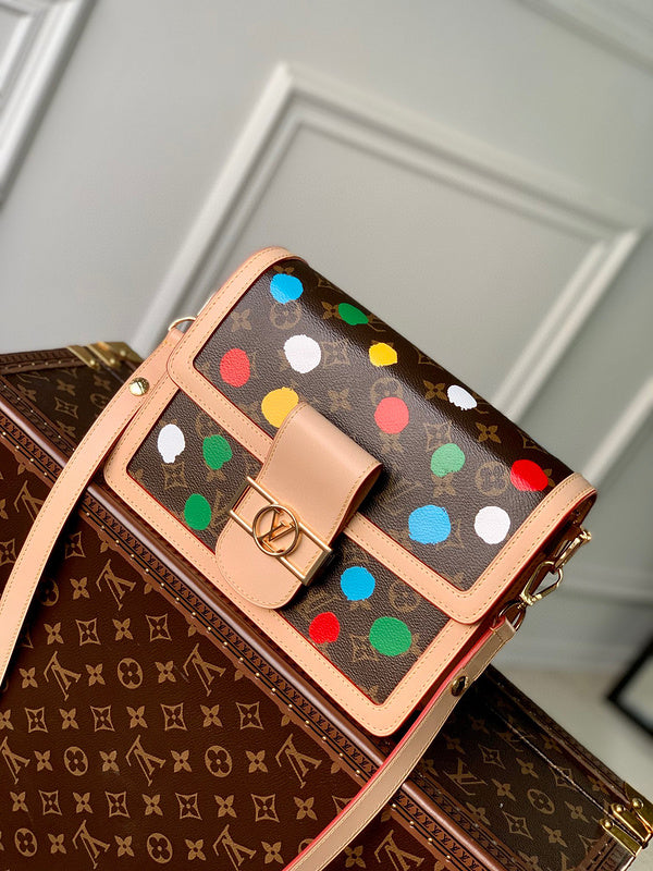 MC-LV-Bags-4937