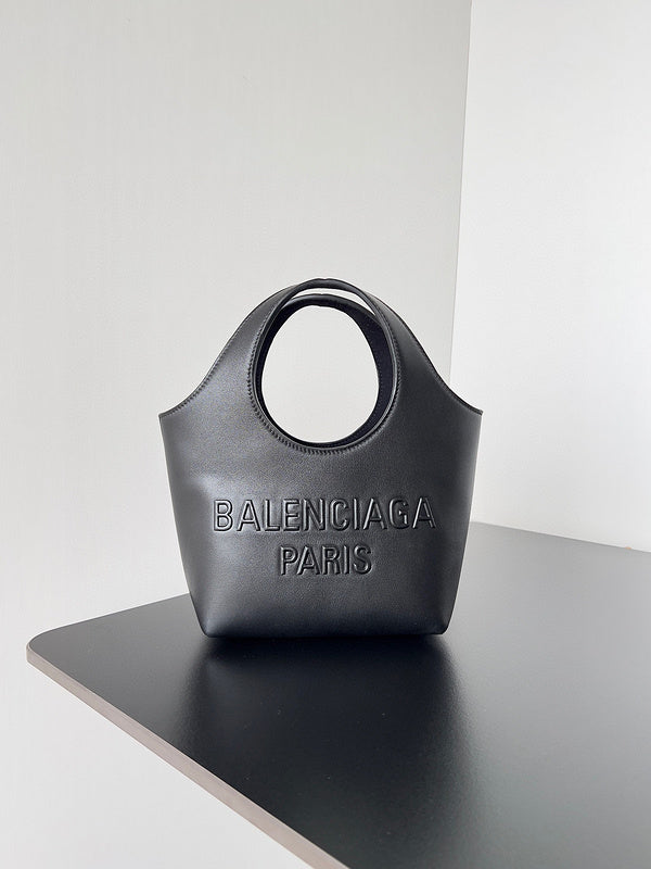 MC-Balenciaga-1952