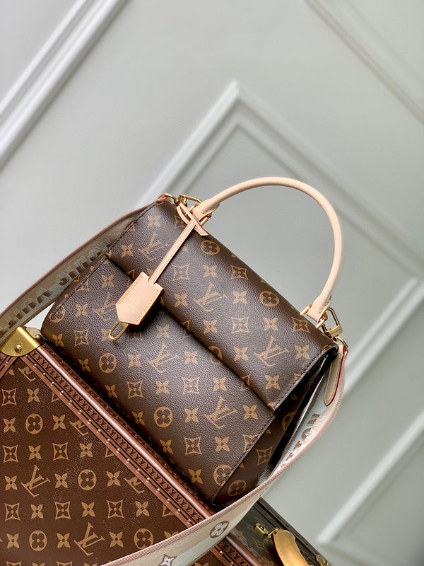 MC-LV-Bags-4975