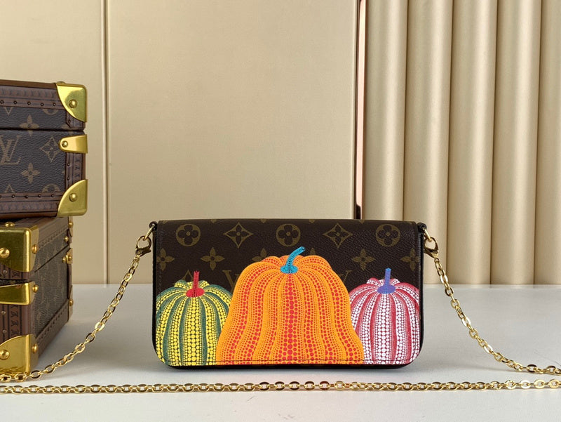 MC-LV-Bags-4978