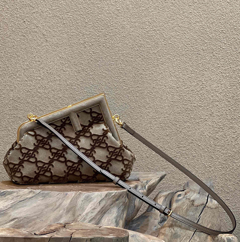 MC-FENDI-4827