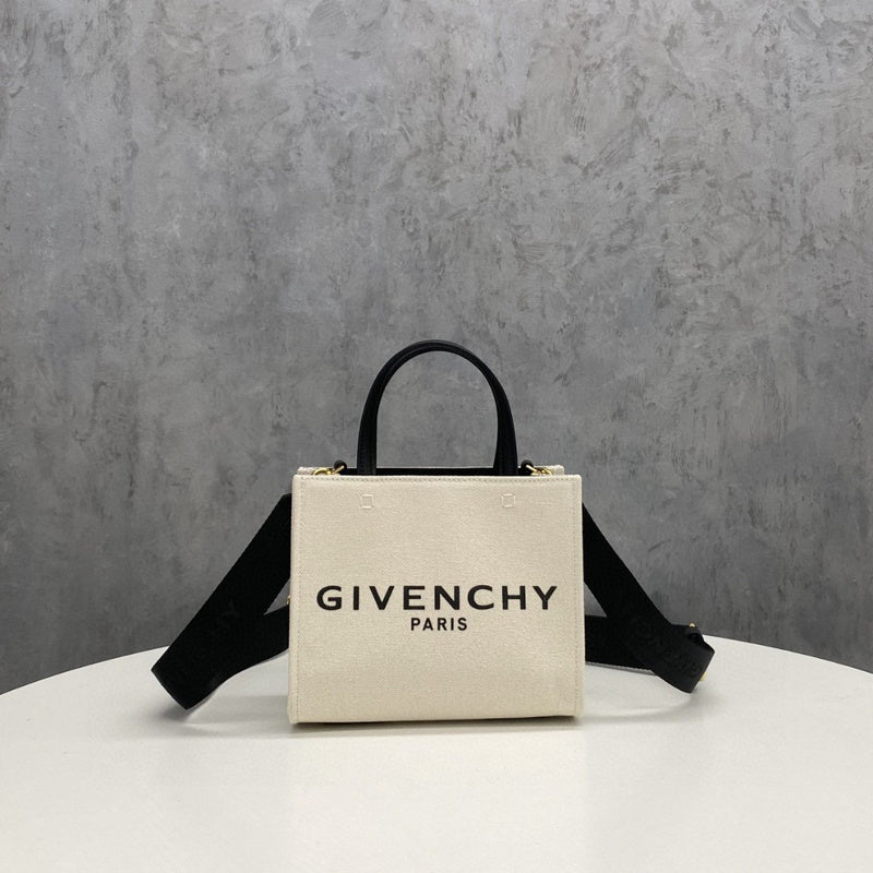 MC-GIVENCHY-679