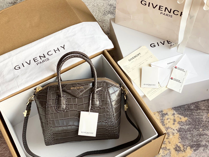 MC-GIVENCHY-684