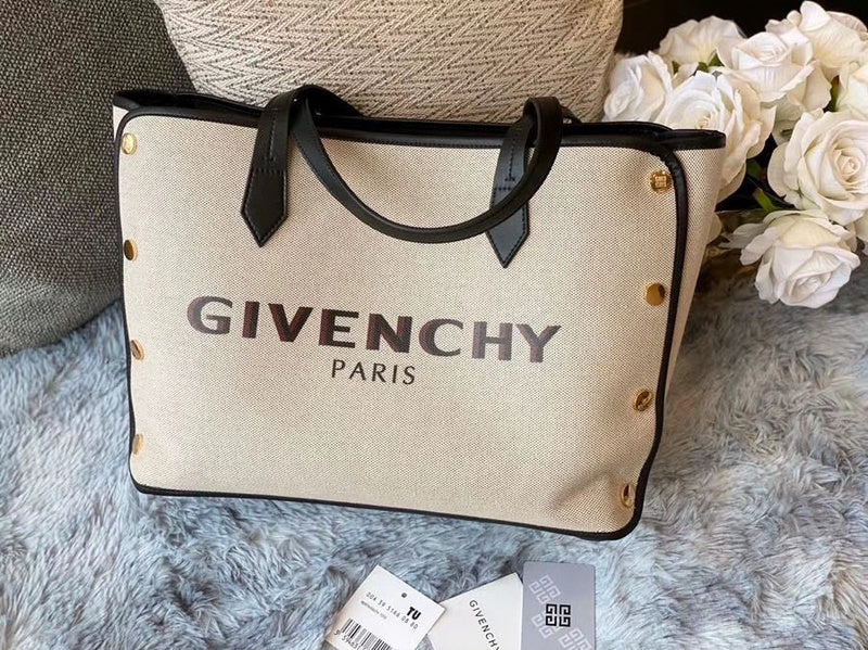 MC-GIVENCHY-688