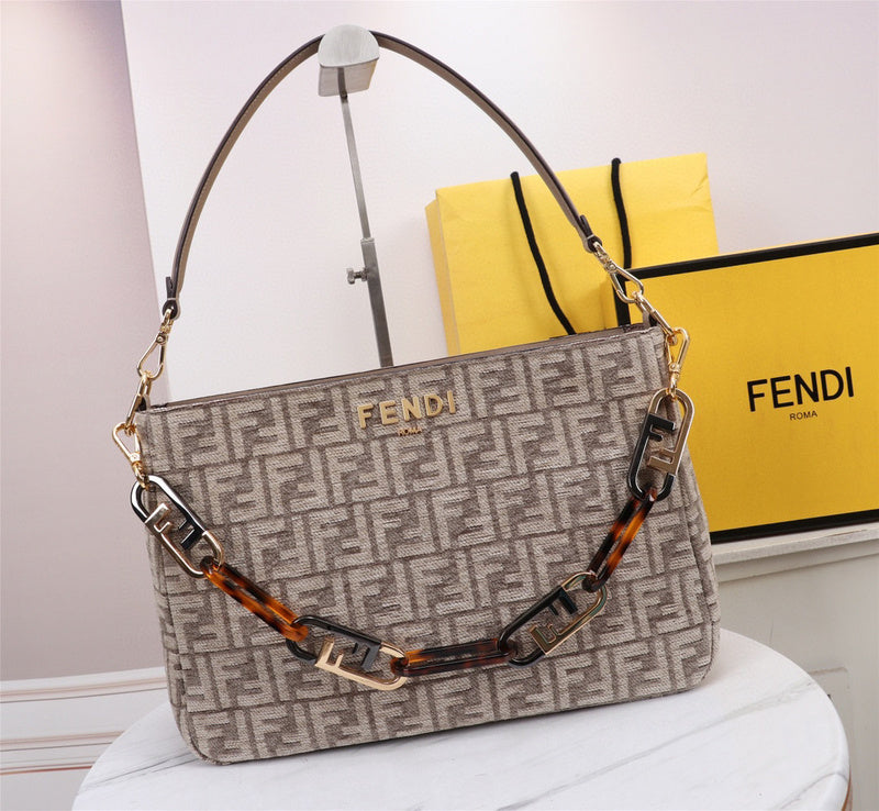 MC-FENDI-4886