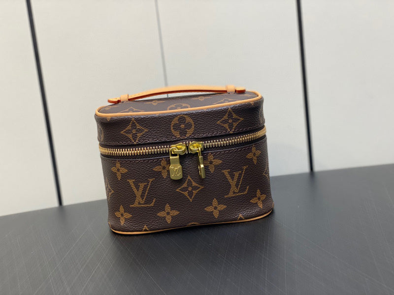 MC-LV-Bags-5116
