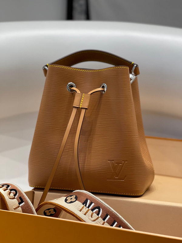MC-LV-Bags-5146