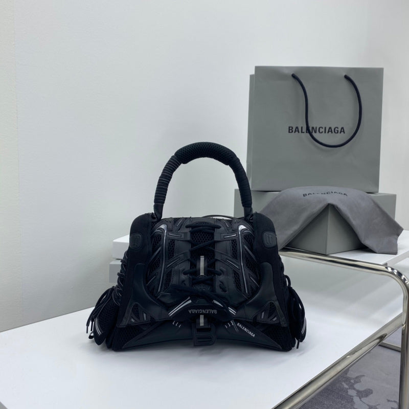 MC-Balenciaga-2040