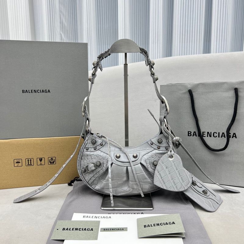 MC-Balenciaga-2046