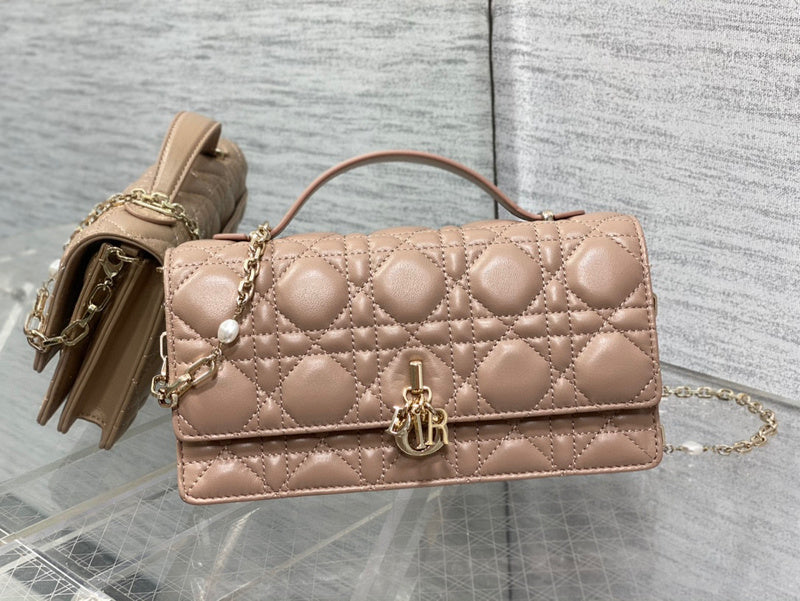 MC-Christian Dior-4735