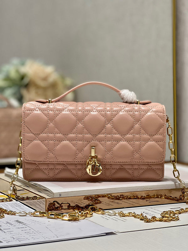 MC-Christian Dior-4739