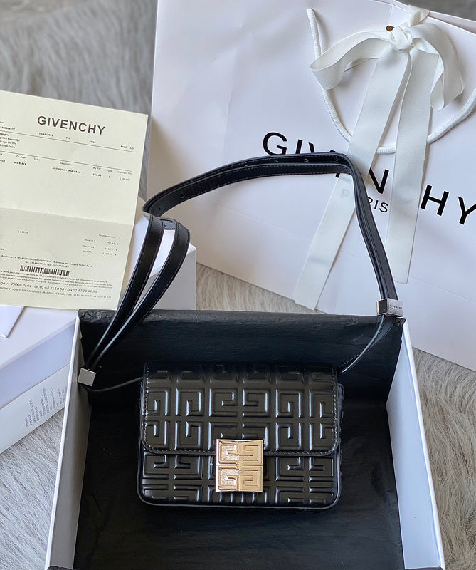 MC-GIVENCHY-699