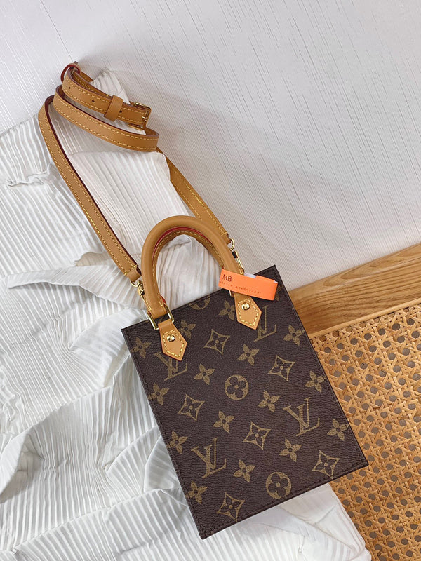 MC-LV-Bags-5208