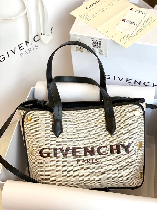 MC-GIVENCHY-704