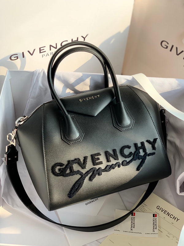 MC-GIVENCHY-705