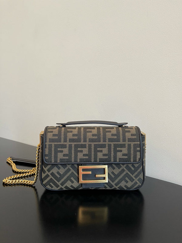 MC-FENDI-4982