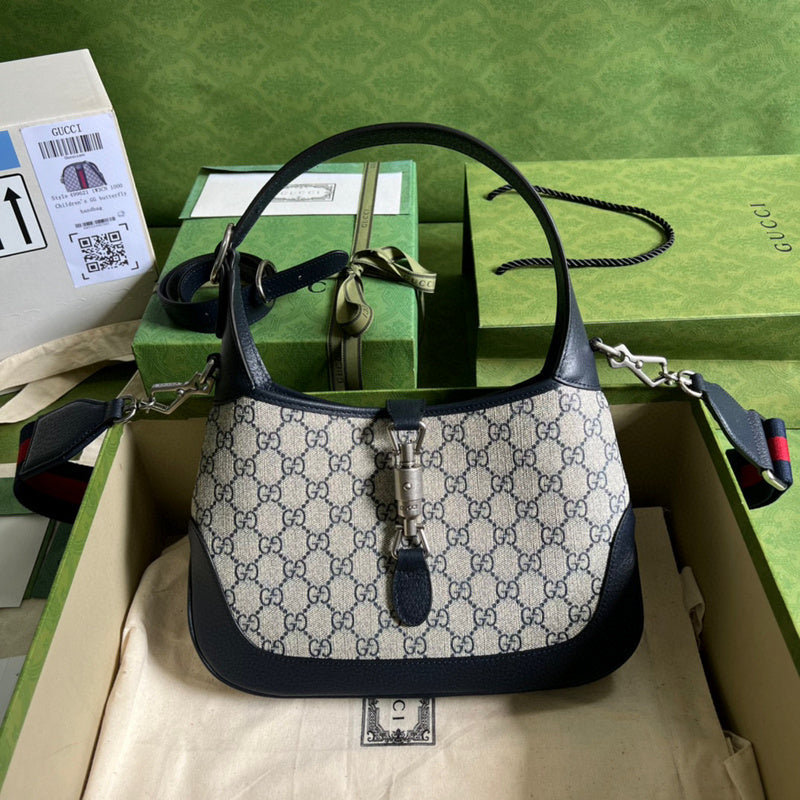MC-Gucci-2440