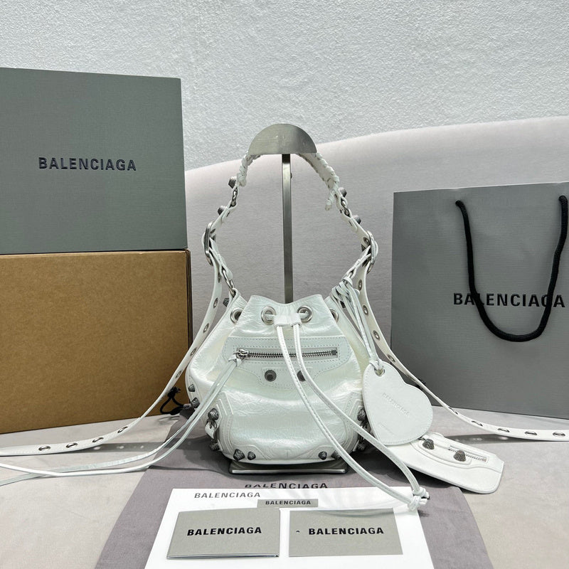 MC-Balenciaga-2067