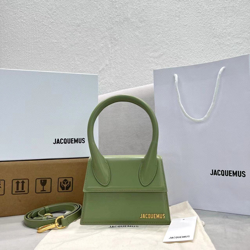MC-JACQUEMUS-370