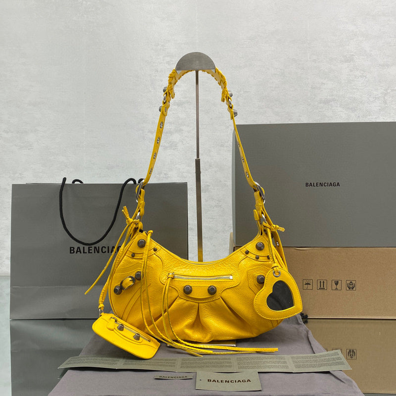 MC-Balenciaga-2072