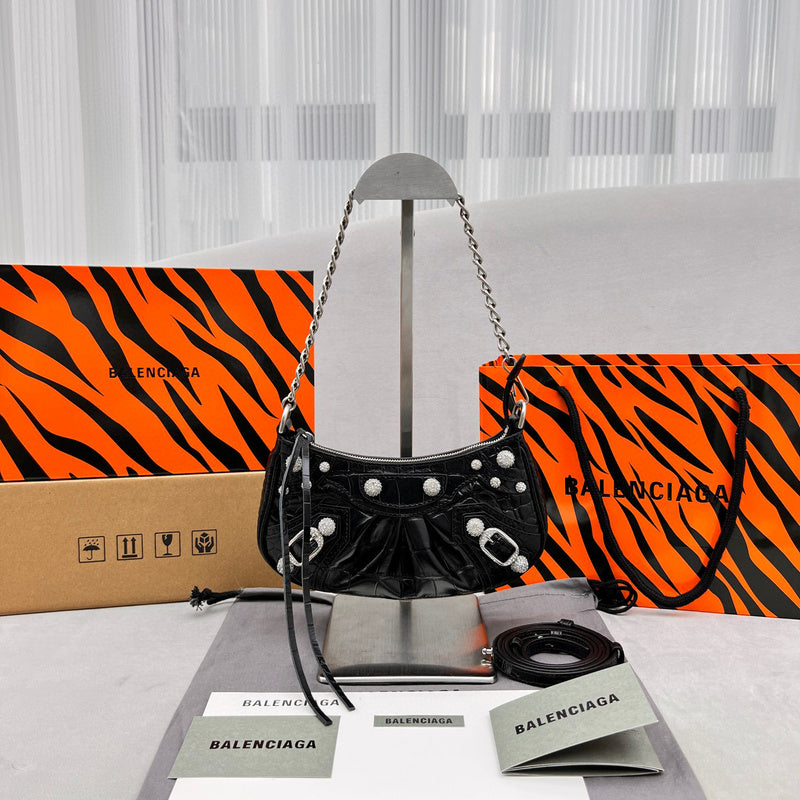MC-Balenciaga-2083