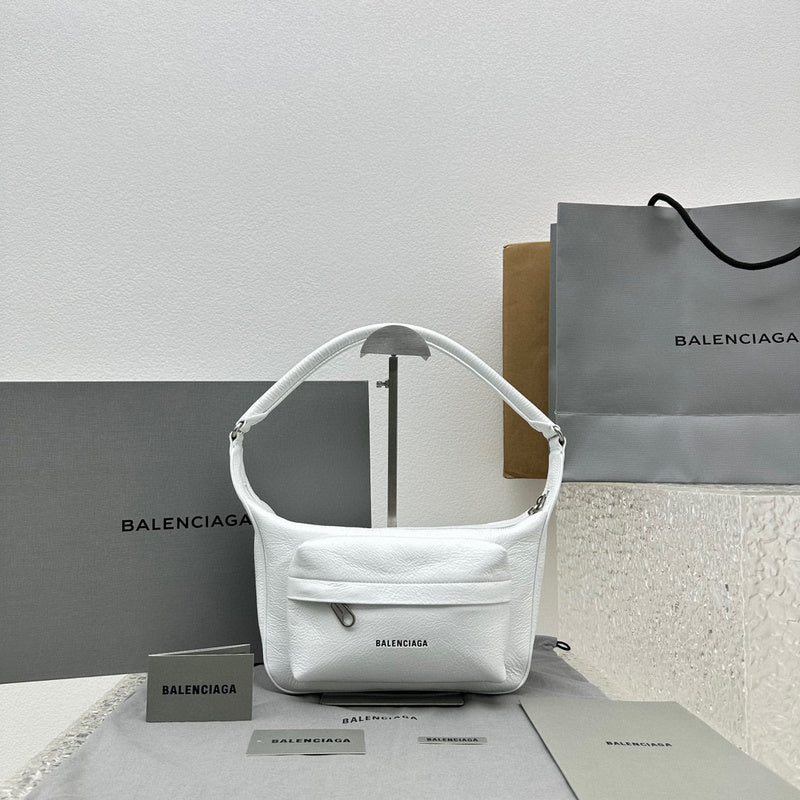 MC-Balenciaga-2104