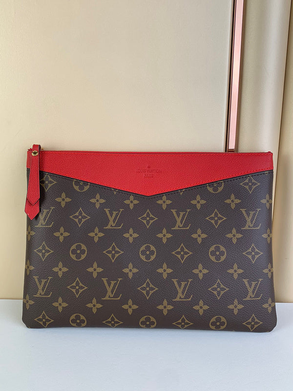 MC-LV-Bags-5315
