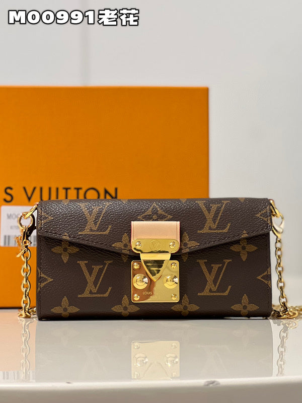 MC-LV-Bags-5339
