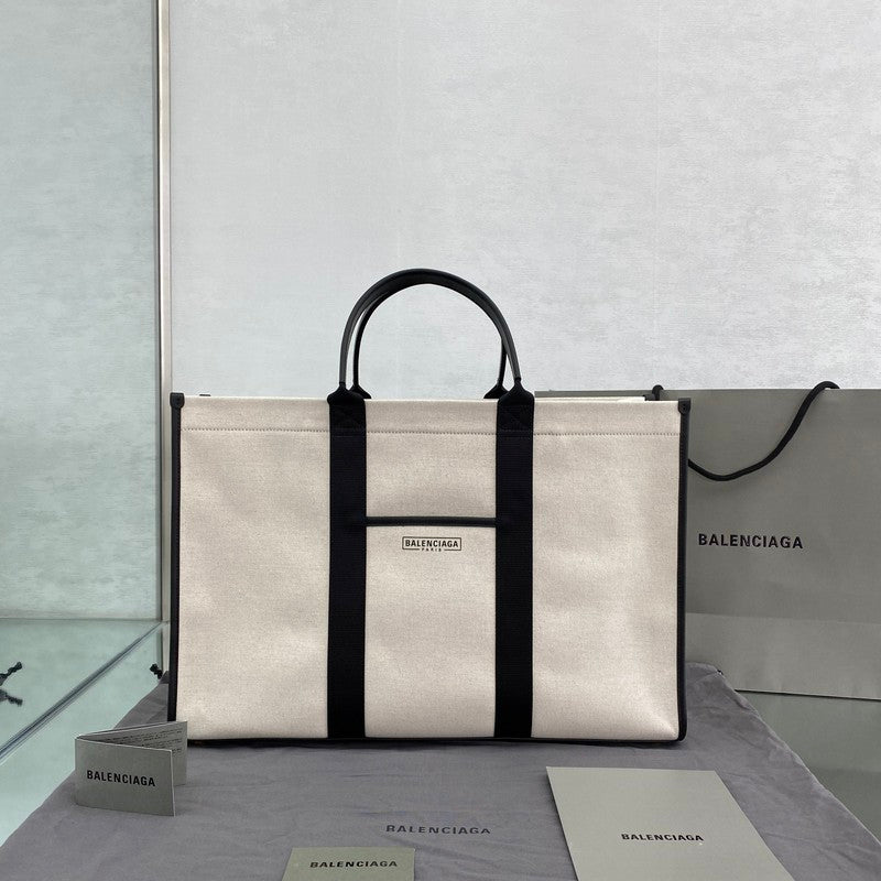 MC-Balenciaga-2124