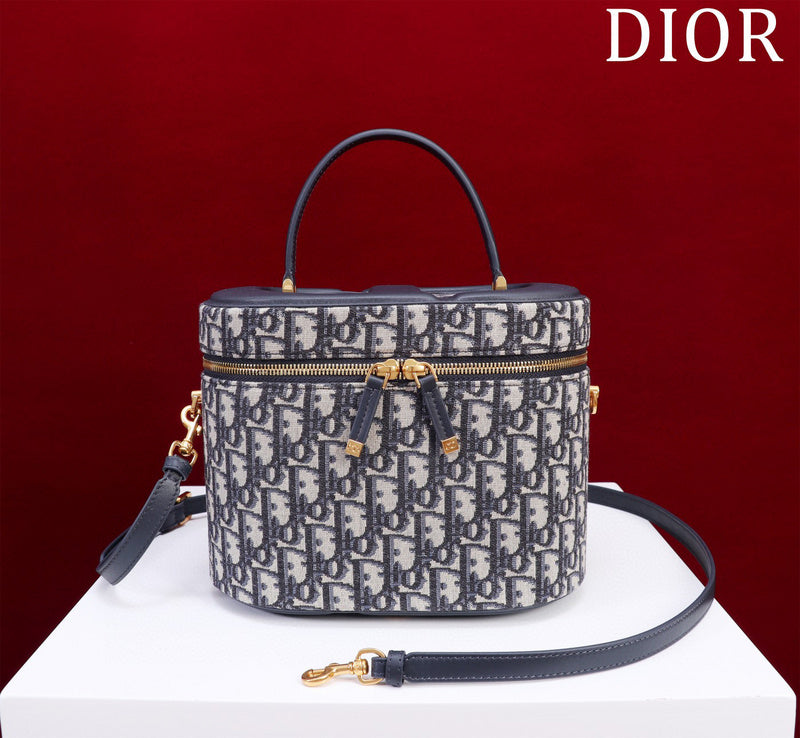 MC-Christian Dior-4900