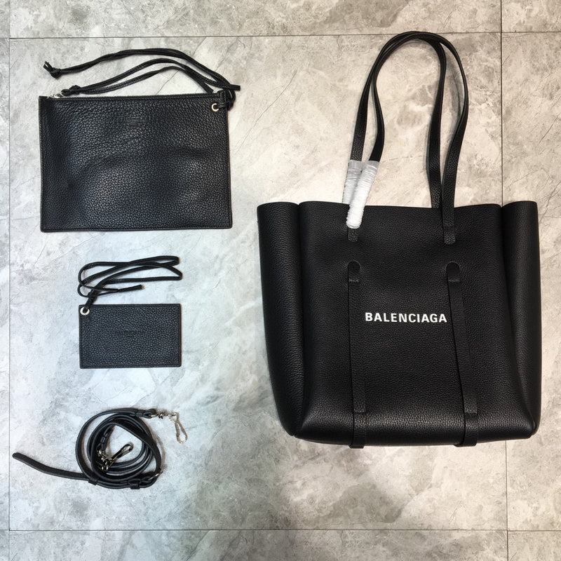 MC-Balenciaga-2131