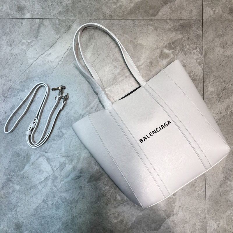 MC-Balenciaga-2132