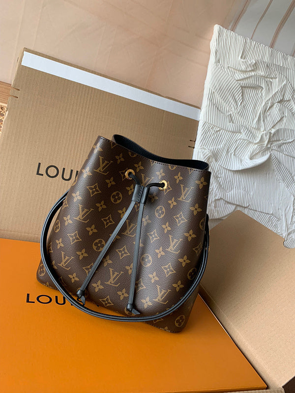 MC-LV-Bags-5404