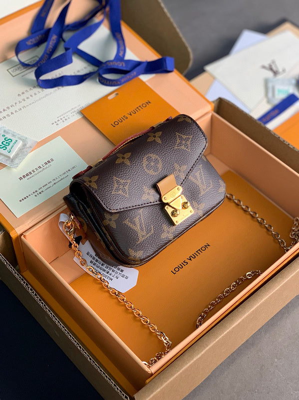 MC-LV-Bags-5411